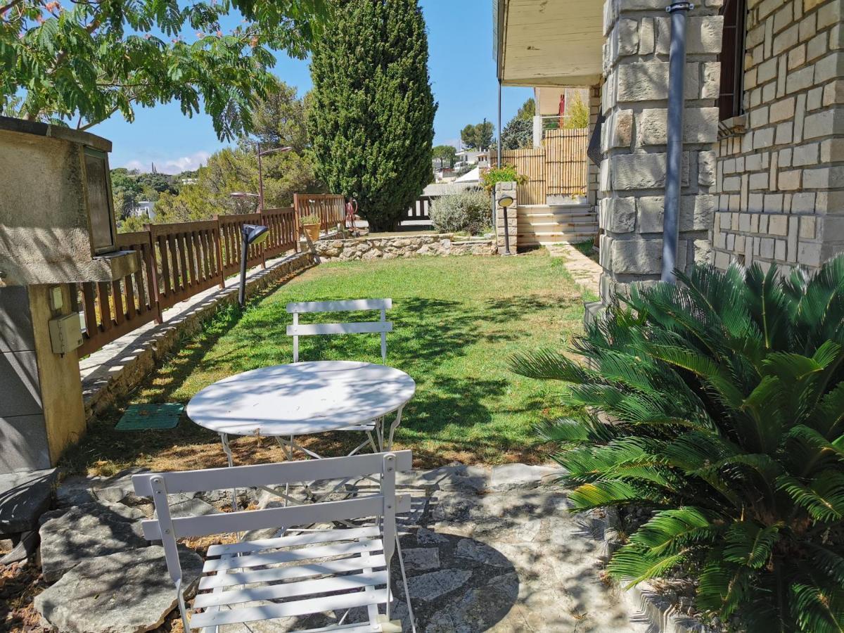 Вилла Le Coteau Fleuri Carnoux-en-Provence Экстерьер фото